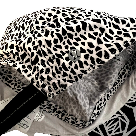 Lululemon Run Lightweight Cap Hat Black White NWOT - Picture 11 of 12